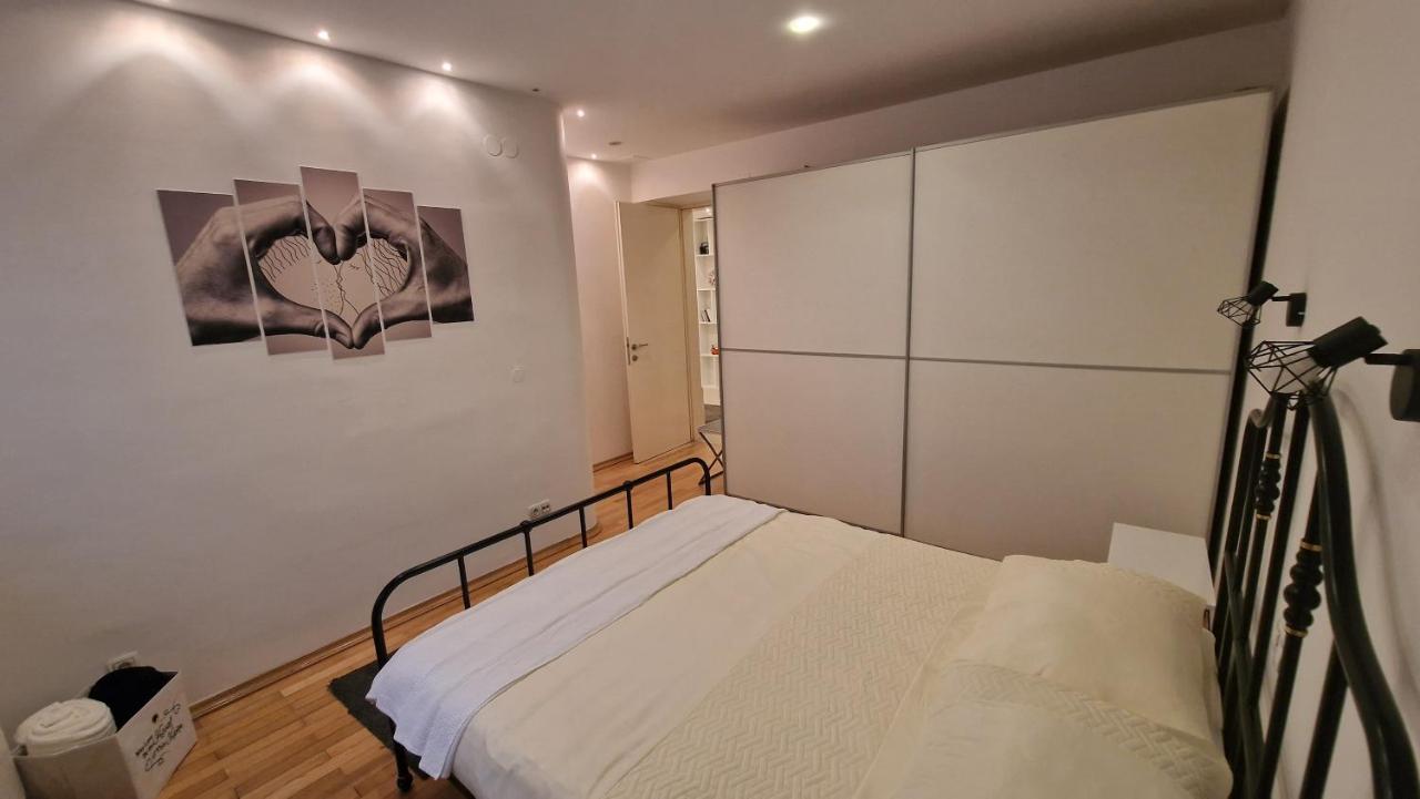 Apartman Roses Загреб Екстериор снимка